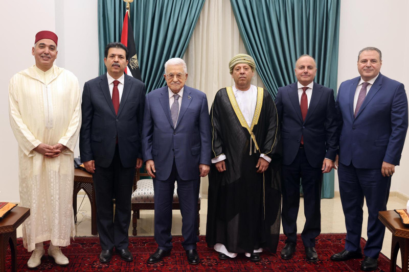 الرئيس عباس يستقبل السفراء العرب المقيمين والمعتمدين لدى دولة فلسطين