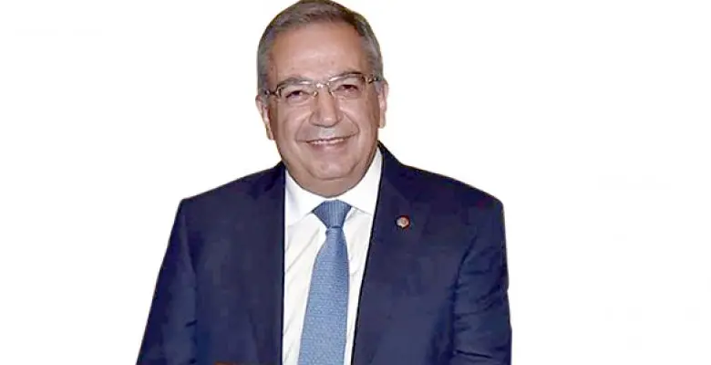 الزعني يطمئن: المصانع مستمرة بالانتاج ومخزون المواد الاولية يكفي لأشهر