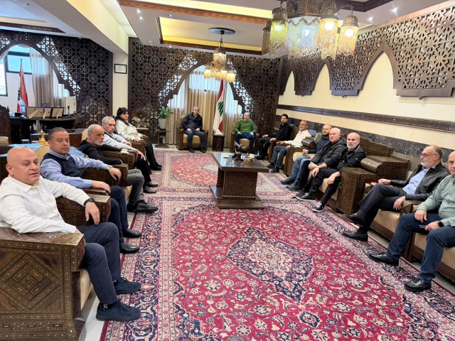 إجتماع لرؤساء بلديات اتحاد بلديات صيدا – الزهراني مع محافظ الجنوب للبحث في تداعيات النزوح وتعزيز التنسيق