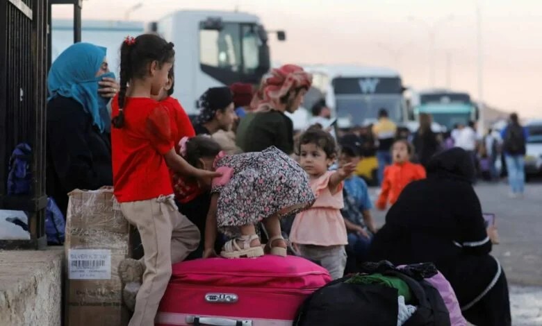 كم بلغ العدد الإجمالي للنازحين في مراكز الإيواء؟
