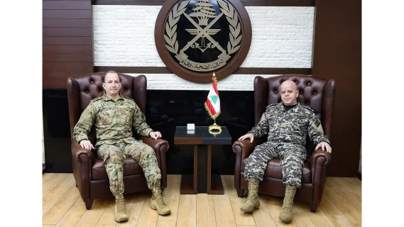 قائد الجيش يستقبل 3 نواب واللواء لاوندس