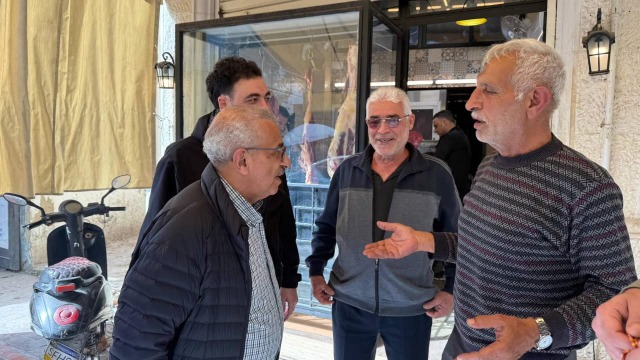 جولة ميدانية للنائب أسامة سعد في سوق صيدا وتأكيد على دعم صمود المواطنين