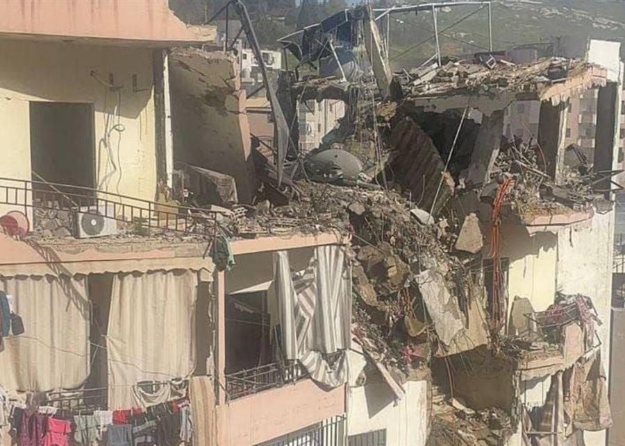 بالفيديو - بعد 23 يوماً على الاستهداف.. انتشال جثة امرأة من تحت الركام في الفوار - صيدا!
