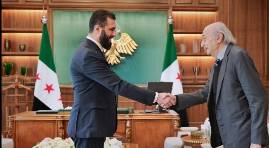 الرئيس الشرع يبحث مع جنبلاط مستجدات المنطقة