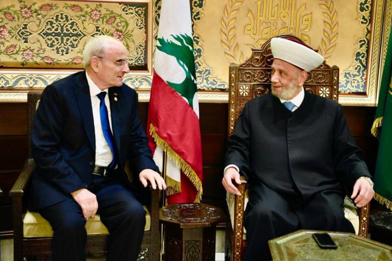 وزير الدفاع من دار الفتوى: المفتي دريان يتحدث بلغة المسؤول وقلق الأب واهتمام الضنين باستقرار الوطن