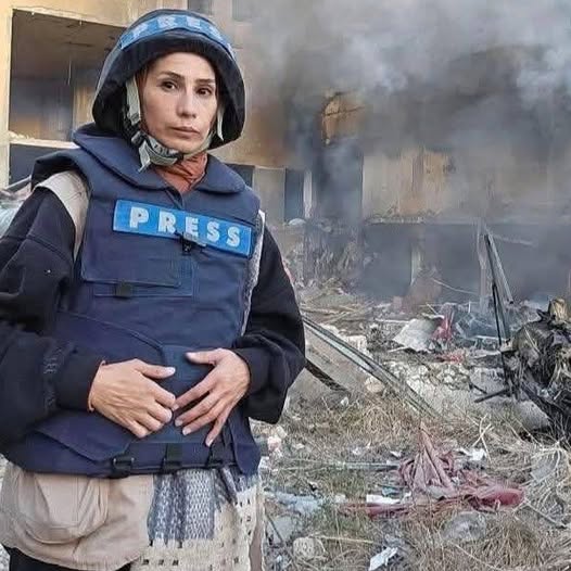 القصيفي يطمئن على سلامة الزميلة رنا جوني بعد إصابتها في غارة النبطية
