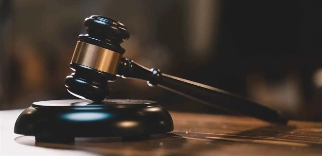 تفاصيل جديدة في قضية اتهام "مديرة مكتب" نائب بالاختلاس وردها على حملة التشهير