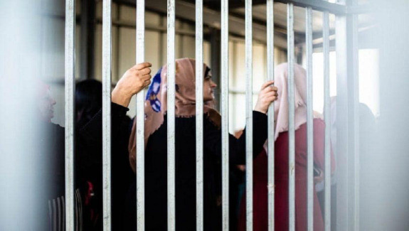 أرحام خلف القضبان… خطر يهدد حياة ثلاث أسيرات حوامل في سجن الدامون