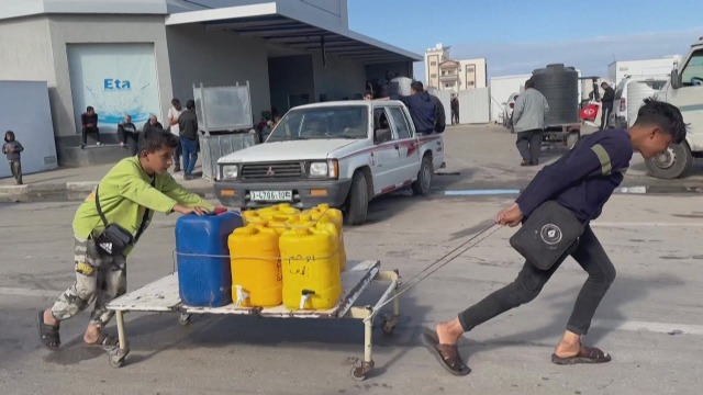 تقرير لأطباء بلا حدود: تدهور كارثي في خدمات المياه والصرف الصحي بغزة