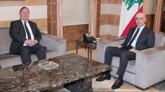 الوزير الحجار يبحث مع السفير البريطاني في المستجدات