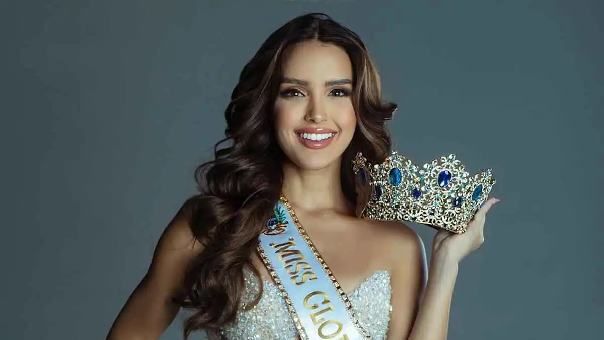 بالفيديو - بوجه ملطخ بالدماء.. "ملكة جمال" تفضح مصفف المشاهير