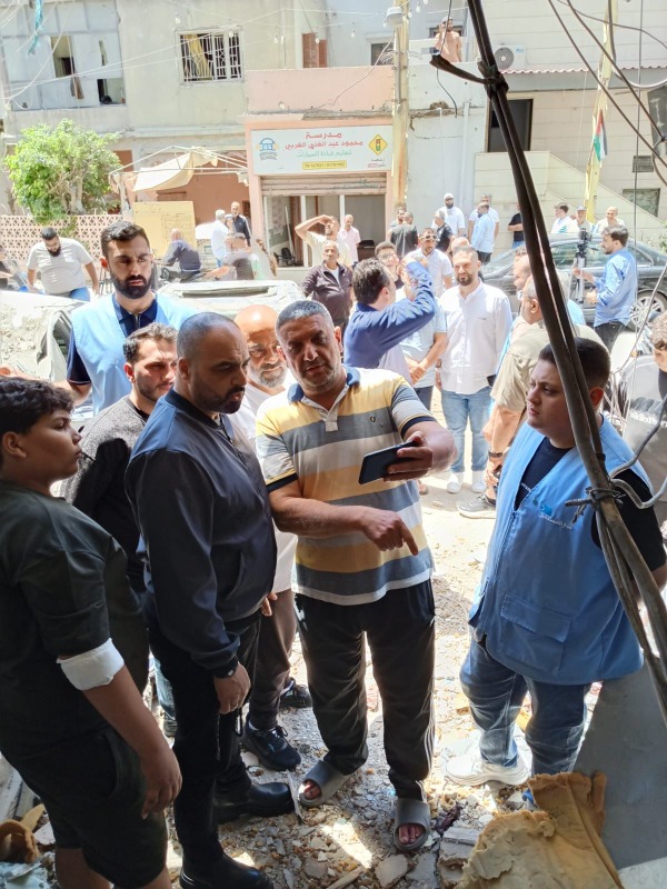 "منسق المستقبل" في صيدا والجنوب تفقد اضرار العدوان الاسرائيلي في منطقة القياعة