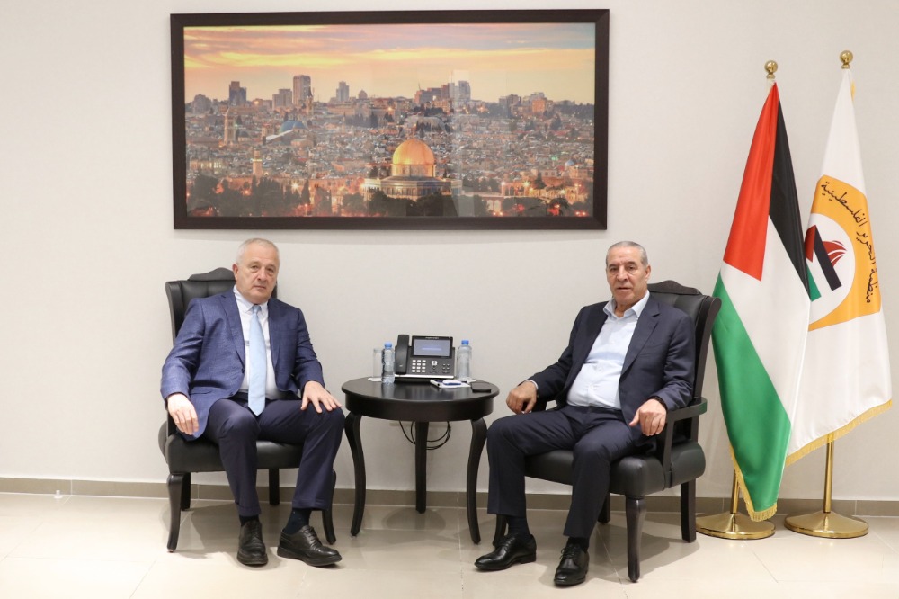 الشيخ يبحث مع ممثل روسيا الاتحادية آخر المستجدات السياسية