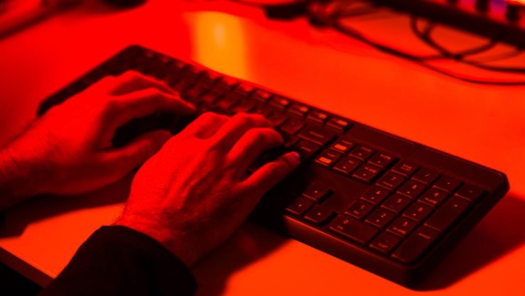 ​فيروس ذكاء اصطناعي يحدث فوضى ويخترق ملايين الحواسيب