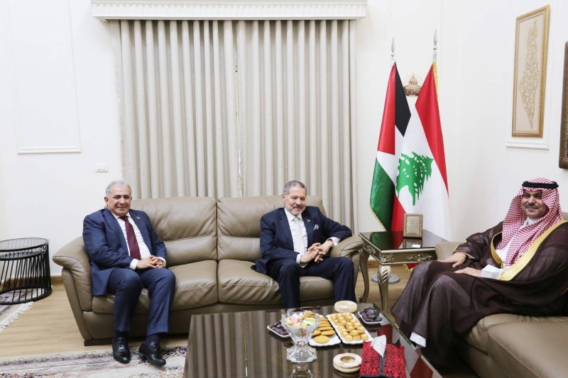 السفير الأسعد يستقبل سفير المملكة العربية السعودية في لبنان بحضور ياسر عباس