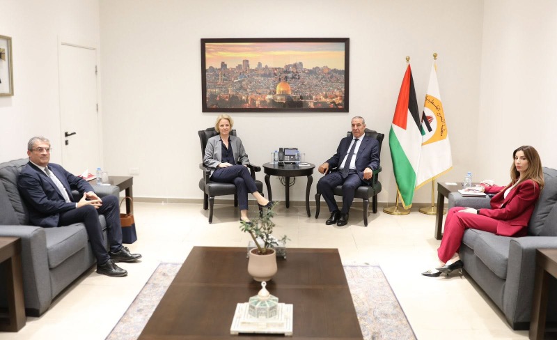 الشيخ يستقبل القنصل العام الفرنسي وممثلة الكونفدرالية السويسرية في لقاءين وداعيين