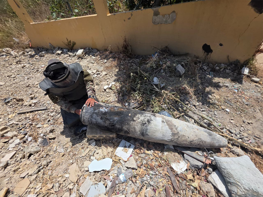 الجيش: تفكيك 4 قنابل طيران غير منفجرة من مخلفات العدوان الإسرائيلي