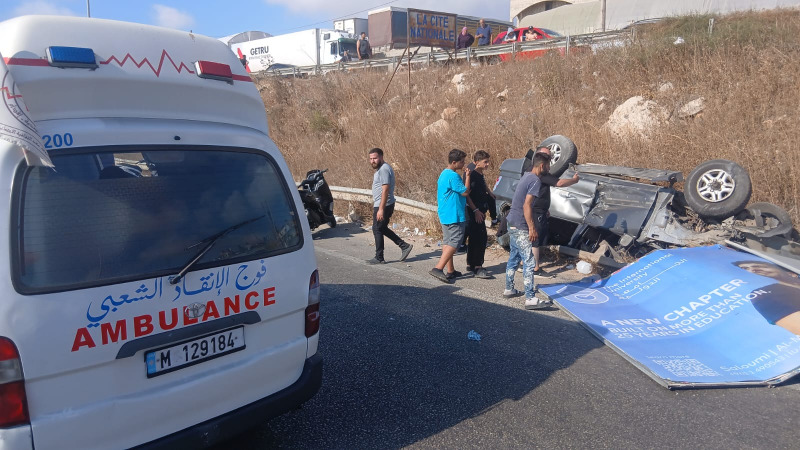 3 جرحى في انقلاب سيارة على طريق الجية