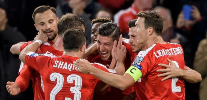 سويسرا تعبر كولومبيا وتضرب موعدا مع الأرجنتين