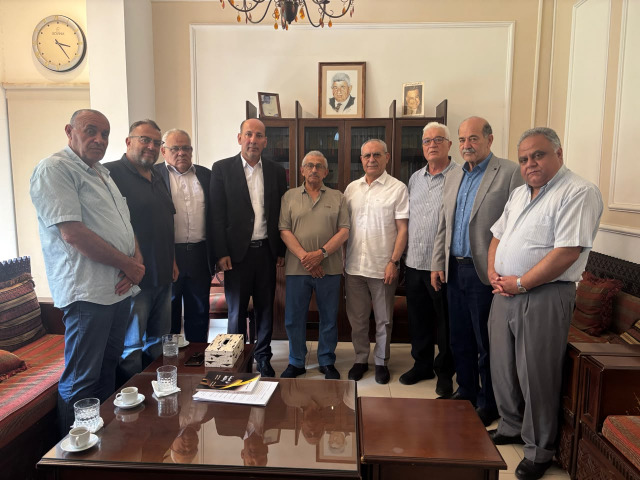 "الجبهة الديمقراطية" تبحث مع النائب سعد التطورات السياسية وأوضاع اللاجئين الفلسطينيين في لبنان
