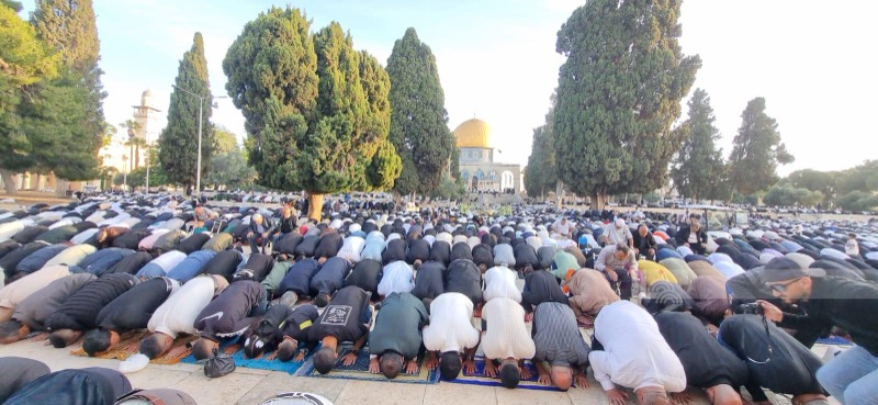 70 ألفا يؤدون صلاة الجمعة في المسجد الأقصى
