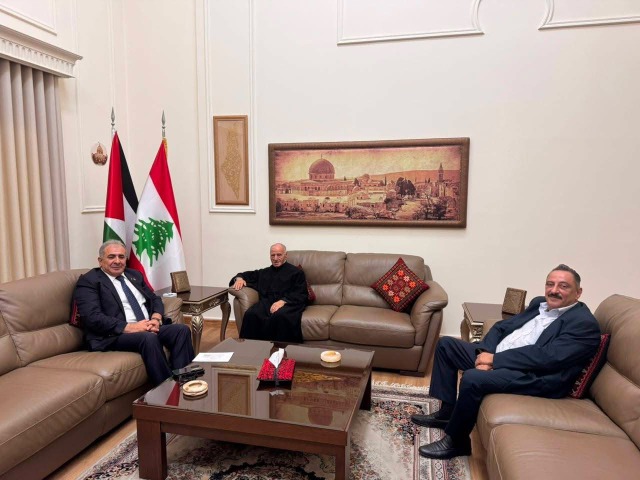 السفير الاسعد يستقبل الاب جورج مخول راعي كنيسة الصعود الالهي كفر حياب
