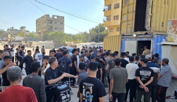 8 شهداء في قصف الاحتلال مخيم النصيرات وسط قطاع غزة