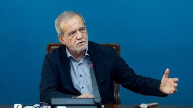 بزشكيان: خامنئي دعا إلى إنهاء مرحلة "اللا حرب واللا سلم"
