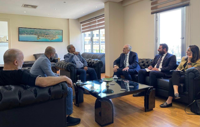 المنسق الخاص للأمم المتحدة في لبنان أرنو يزور بلدية صيدا ويبحث مع رئيسها أوضاع المدينة وسبل دعمها