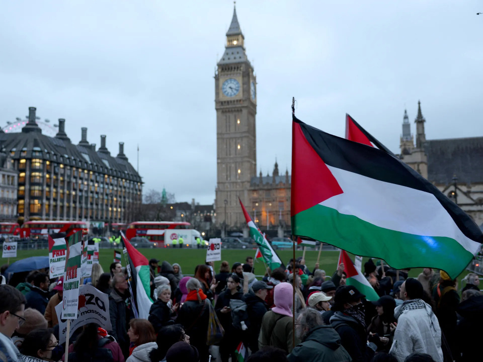 "ينبغي أن تُدار فلسطين على يد الفلسطينيين" ... فلماذا ترفض بريطانيا مواجهة إرثها؟