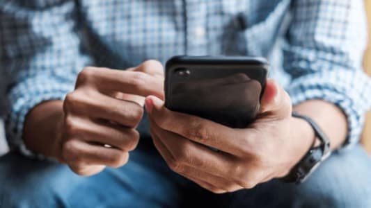 احذروا الحسابات الوهمية... لا تجعلوا وسائل التواصل منصاتٍ للفتنة والتضليل