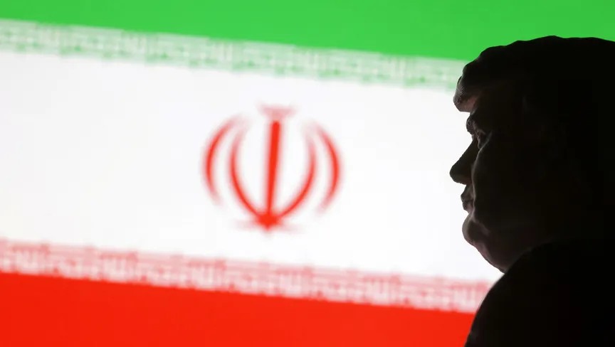 "الراية البيضاء".. هل يُجبر الاقتصادُ طهرانَ على الاستسلام؟