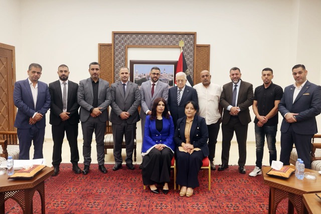 الرئيس عباس يستقبل رئيس وأعضاء مجلس بلدي سلفيت المنتخبين