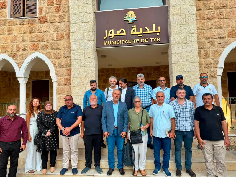 المناضلة الأممية اليونانية ناتاشا ترليكسيس تزور بلدية صور ضمن جولتها الجنوبية