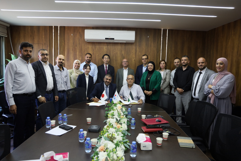 برعاية الرئيس عباس وبتوجيهات رئيس دائرة شؤون اللاجئين.. توقيع عقد مشروع إنشاء خزان مياه في مخيم الفوار