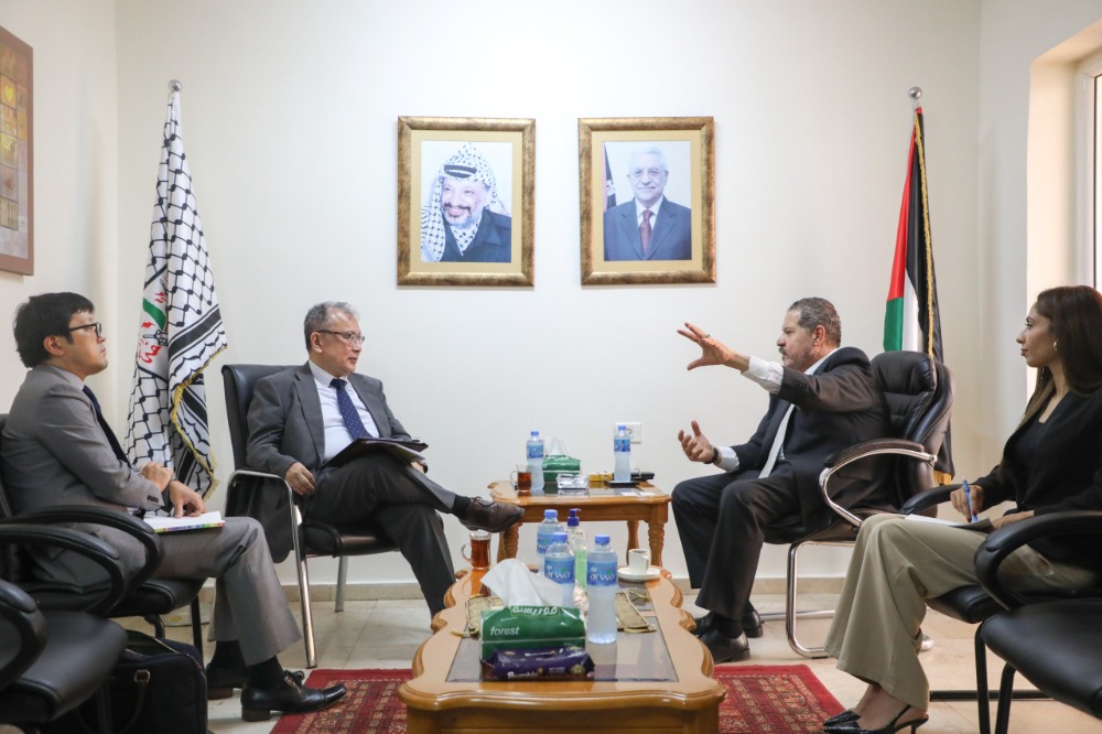 ياسر عباس يبحث مع سفراء اليابان وتونس والمغرب وفنزويلا التطورات السياسية وتعزيز العلاقات الثنائية