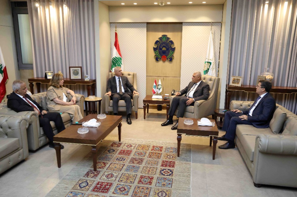 اللواء شقير يبحث مع وفد الجمارك تعزيز التنسيق وتحسين الخدمات