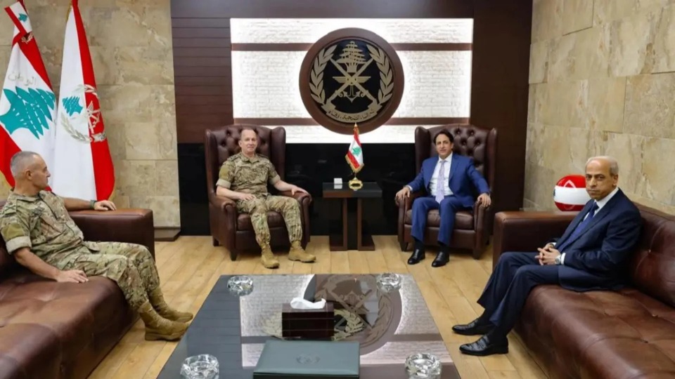 قائد الجيش العماد هيكل يبحث مع سفير لبنان في ماليزيا  تعزيز التعاون الثنائي