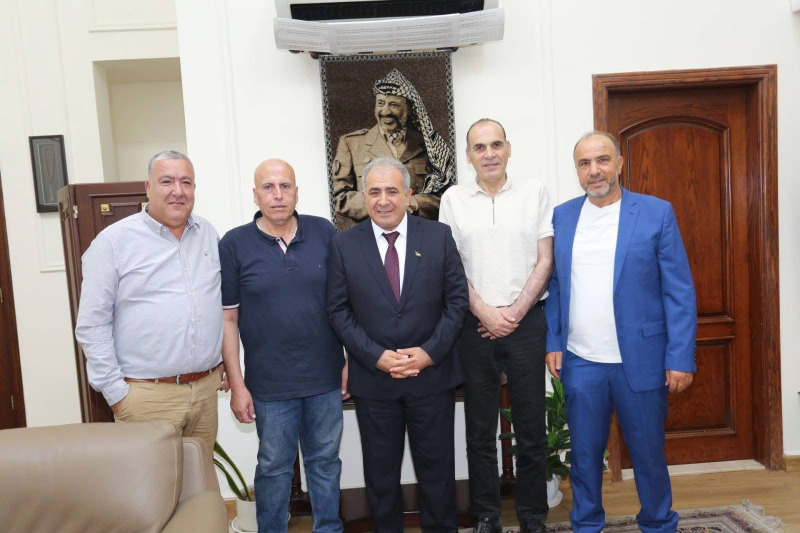 السفير الاسعد يستقبل وزير الشباب والرياضة الفلسطيني على رأس وفد