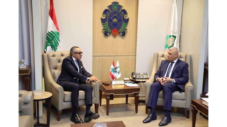 اللواء حسن شقير يستقبل السفير المصري علاء موسى في زيارة وداعية