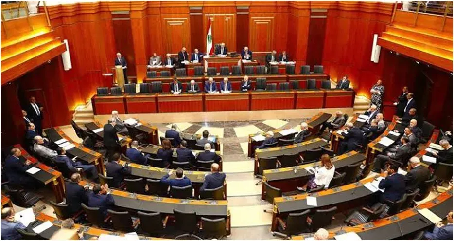 البرلمان تحت مجهر التحليل النفسي: أهكذا تُبنى الأوطان؟!