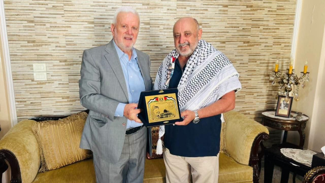 من نار بيروت إلى ذاكرة التاريخ.. فتحي أبو العردات يتسلّم دراسة توثّق عقداً مفصلياً من تاريخ لبنان وفلسطين