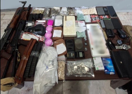 الجيش يوقف رئيس عصابة للاتجار بالمخدرات في منطقة حورتعلا – بعلبك بعد عملية رصد أمني
