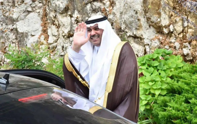 من "الحشود الفضفاضة" إلى "الانتقاء النوعي".. السفير السعودي يرسِّخ معادلة لبنان الجديدة: الدولة أولاً، الطائف مرجعية