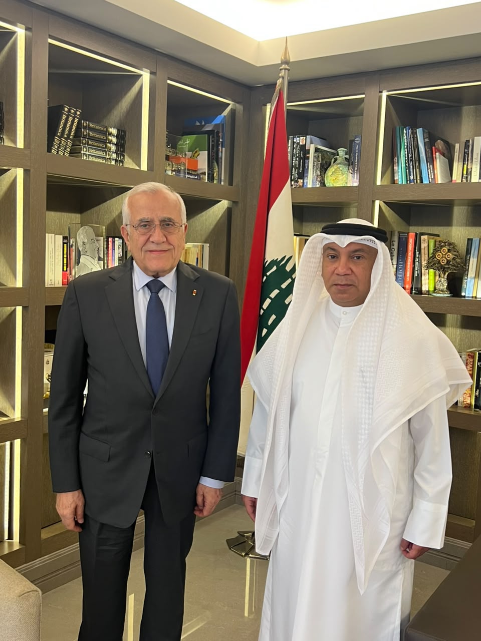 الرئيس سليمان يستقبل السفير  الشرجي: استثمارات كثيرة تنتظر قيام الدولة