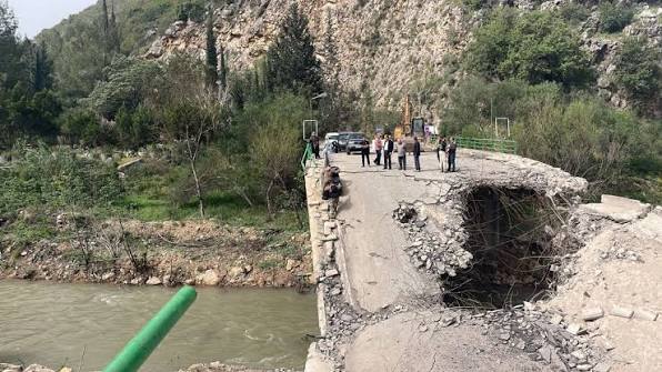 "الأشغال" تباشر استحداث عبارة مائية بديلة للجسر المدمر في طيرفلسيه