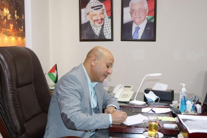 أبو هولي يحذر من إجراءات تمس العاملين في "الاونروا" نتيجة العجز المالي في ميزانيتها الاعتيادية ويدعو إلى تأمين تمويل مستدام للوكالة