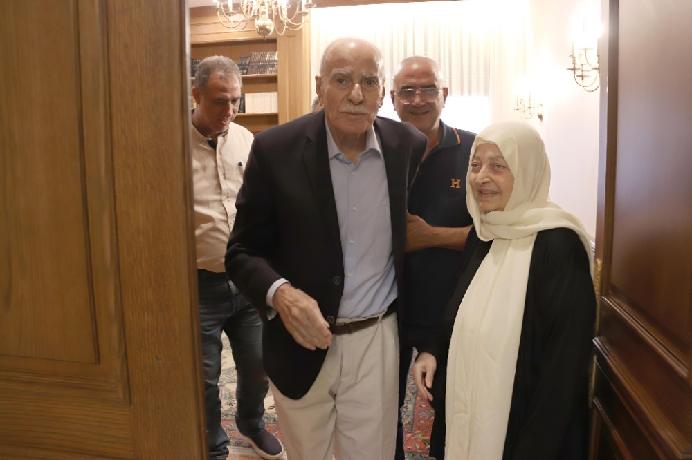 بهية الحريري تستقبل اللواء أبو العينين