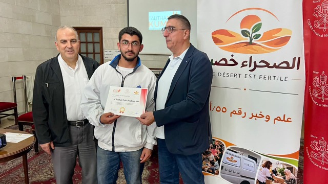 "الصحراء خصبة" والبعثة البابوية و"ينابيع الأمل" يُواصلون برنامجهم التدريبي لتعزيز المهارات القيادية في قضاء جزين