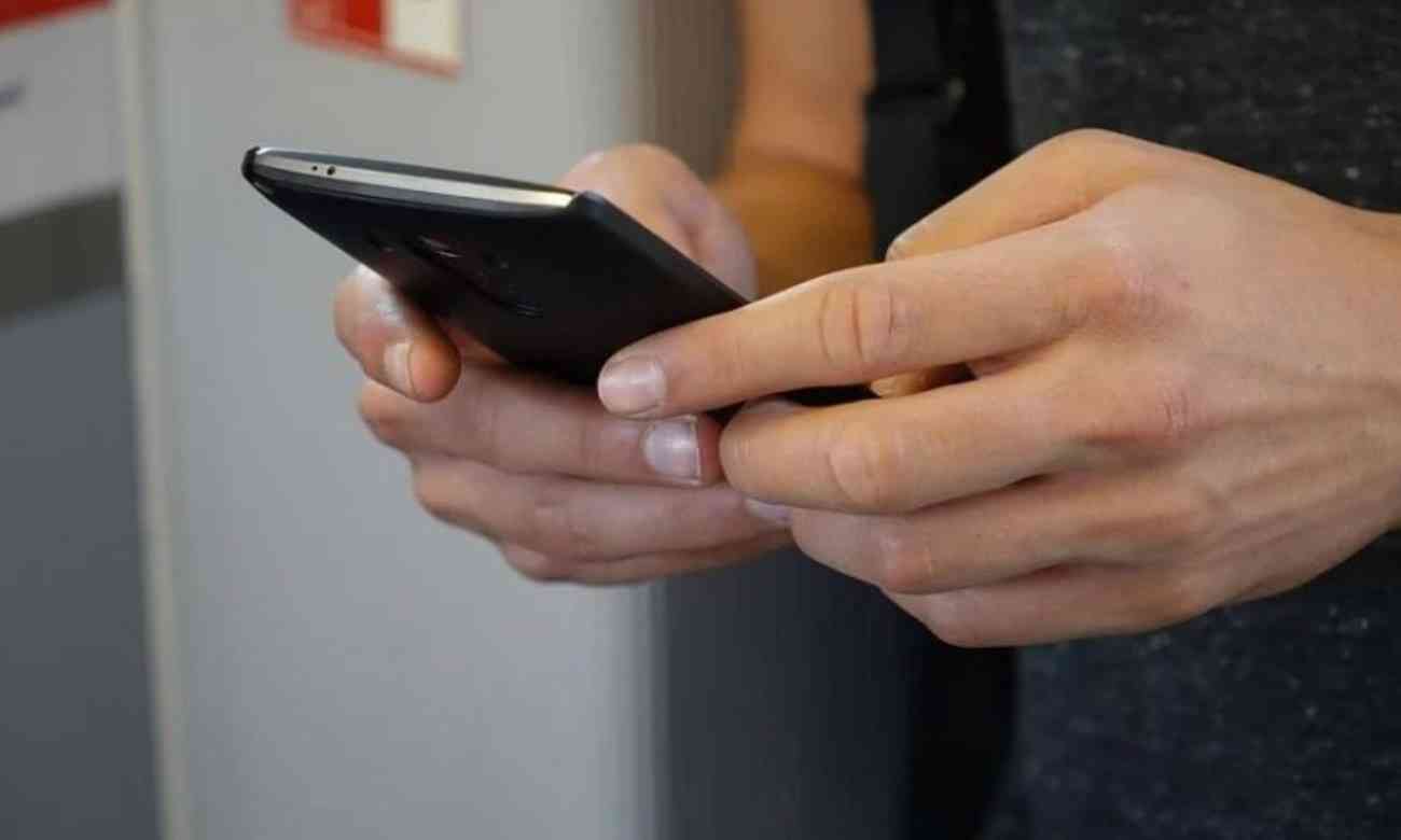 "هستيريا الموساد" في بيروت.. أرقام +972 تشعل الشائعات والسلطات اللبنانية تحسم الجدل